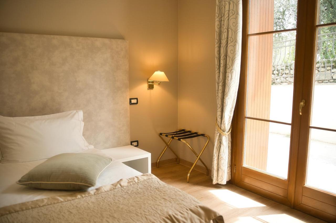 Hotel Villa Maria Au Lac - Estella Hotels Italia Тосколано-Мадерно Екстер'єр фото