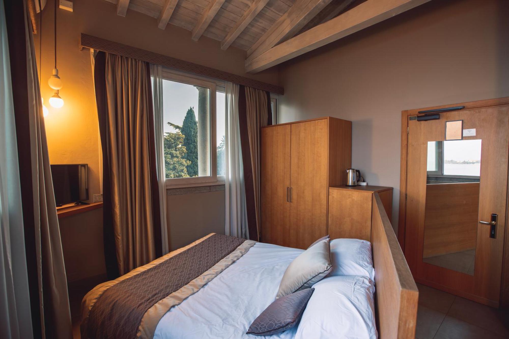 Hotel Villa Maria Au Lac - Estella Hotels Italia Тосколано-Мадерно Екстер'єр фото