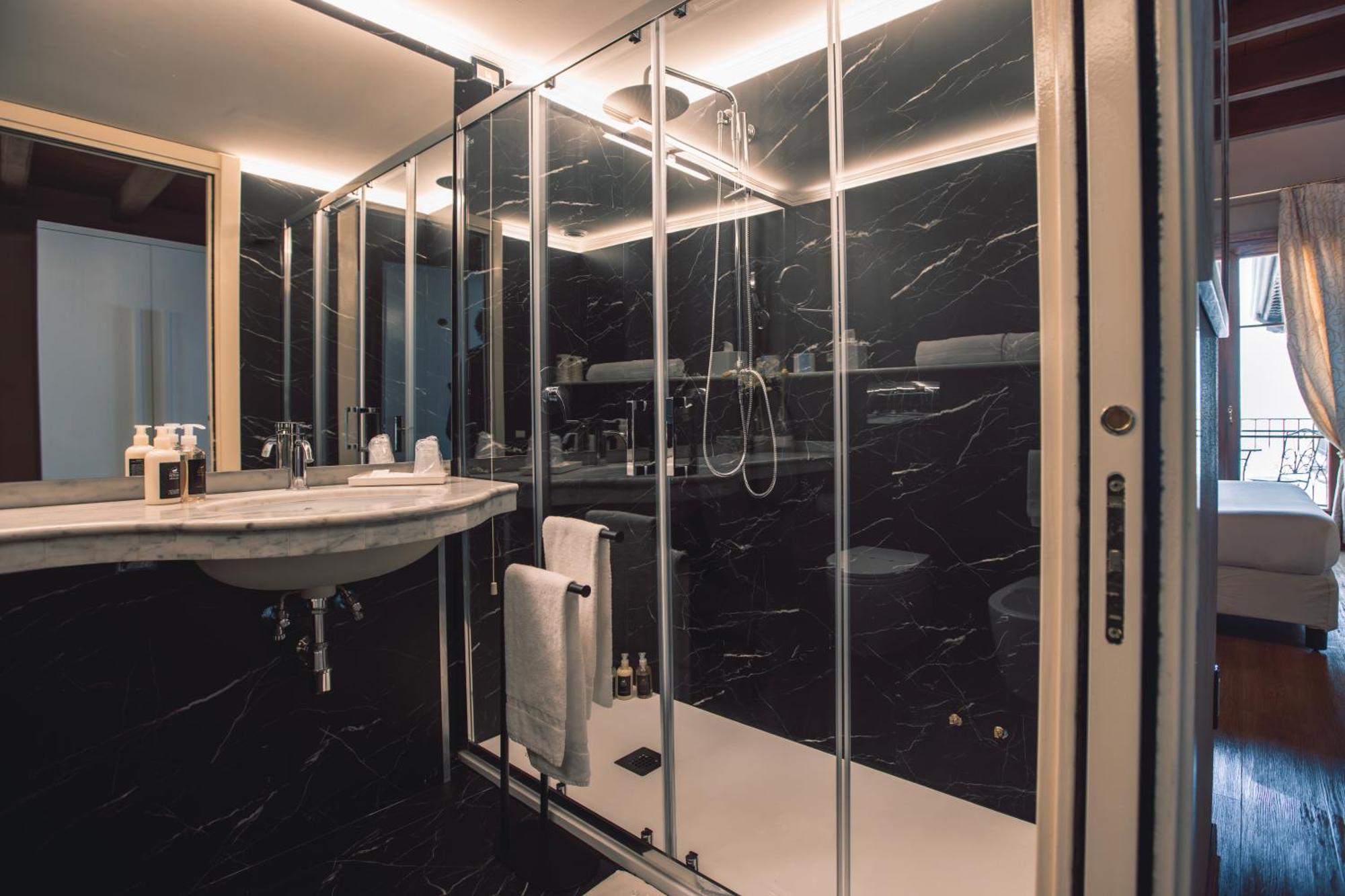Hotel Villa Maria Au Lac - Estella Hotels Italia Тосколано-Мадерно Екстер'єр фото